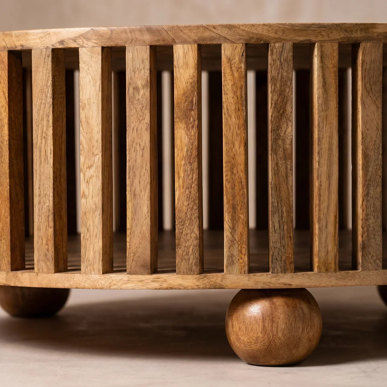 Slatted Round Oak-ish Coffee Table