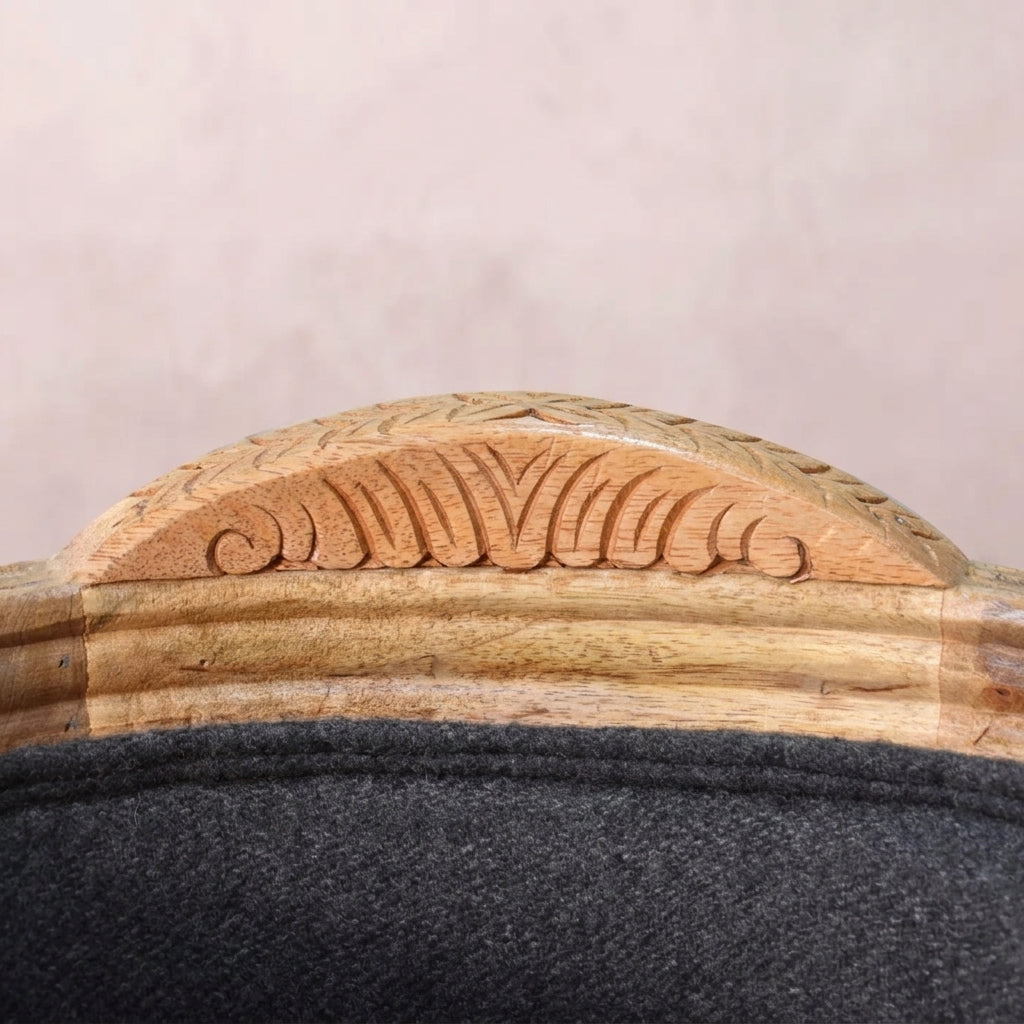Carved Battleship Tweed Pet Bed