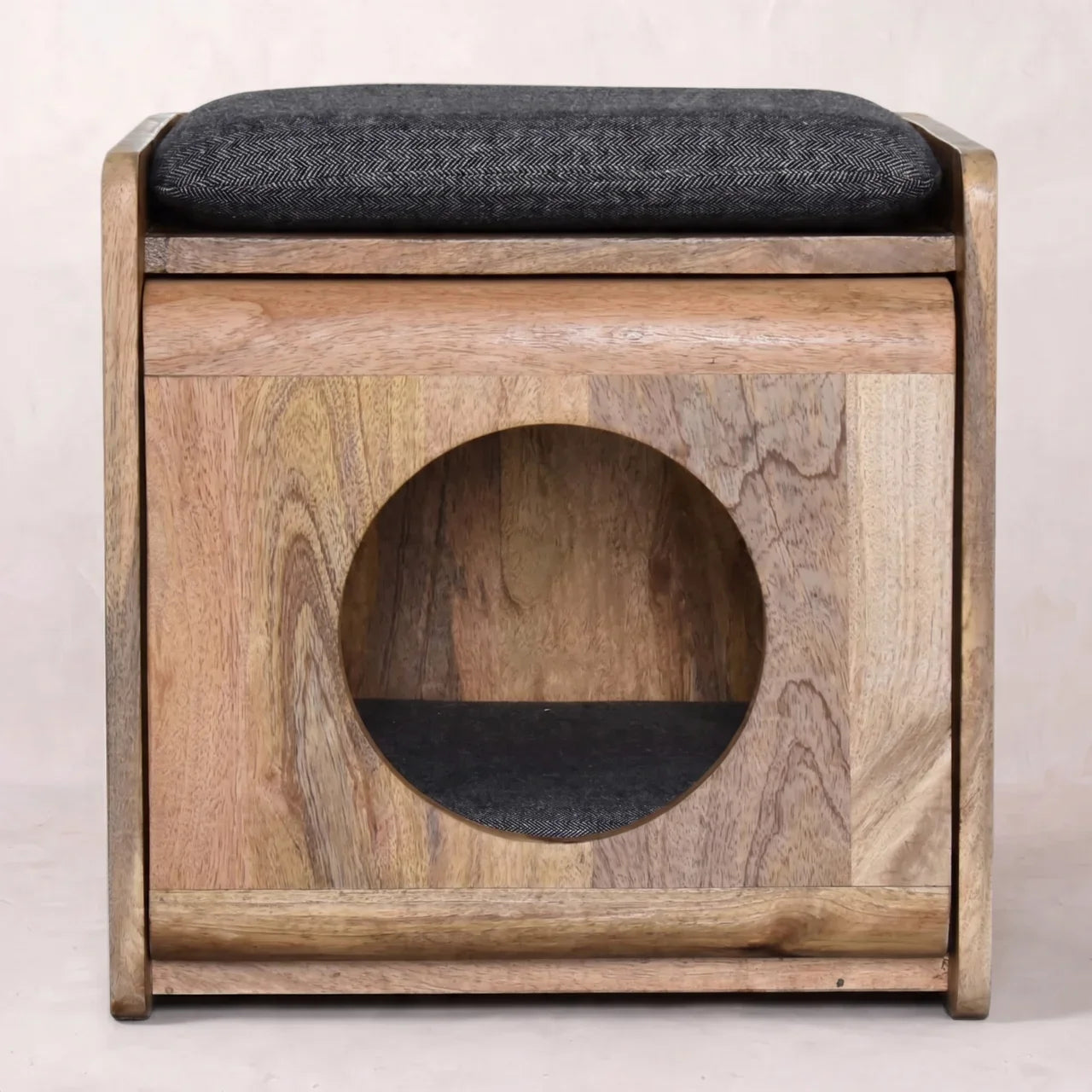 Round Cut-out Pet Bed with Seat Pad