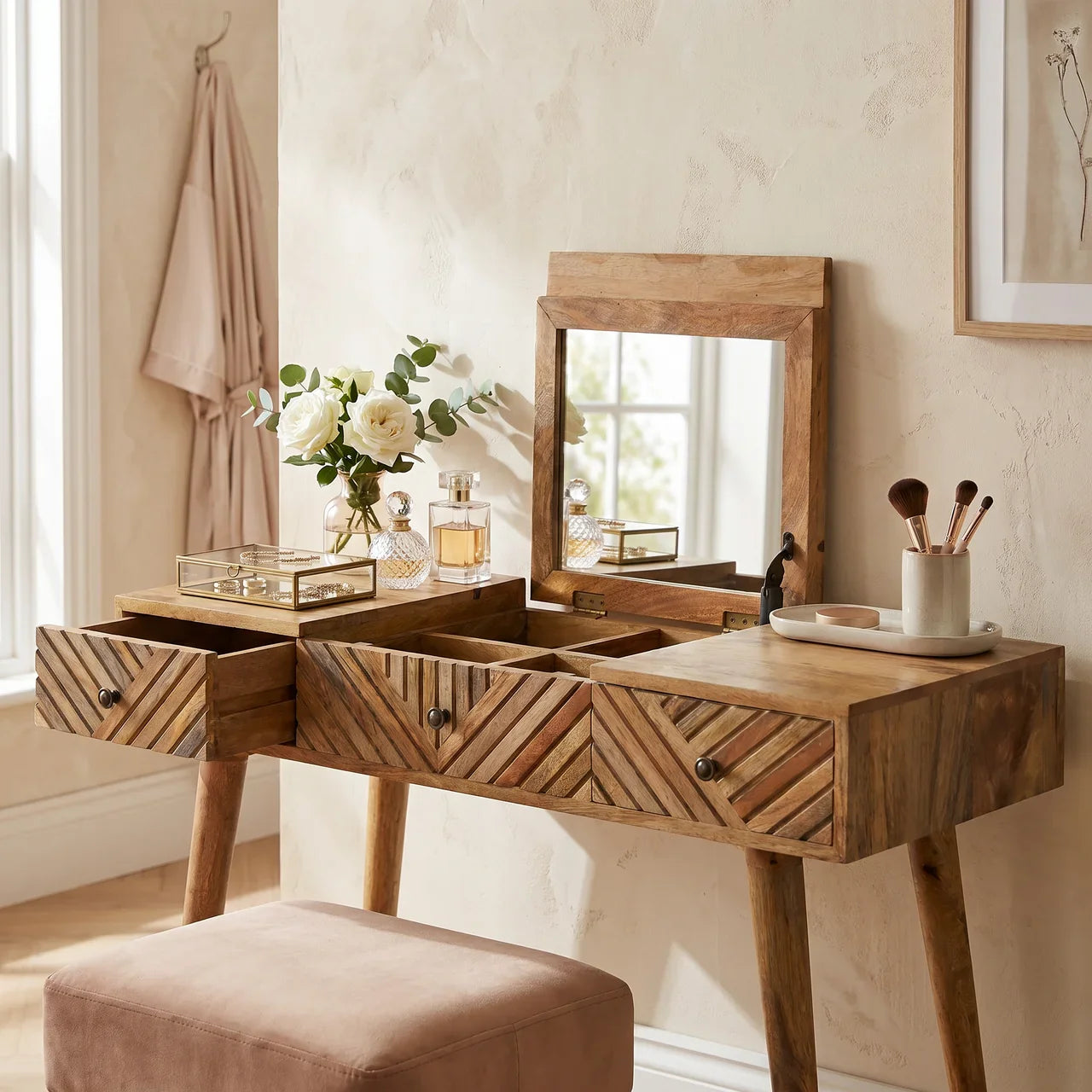 Line Carved Foldable Dressing Table
