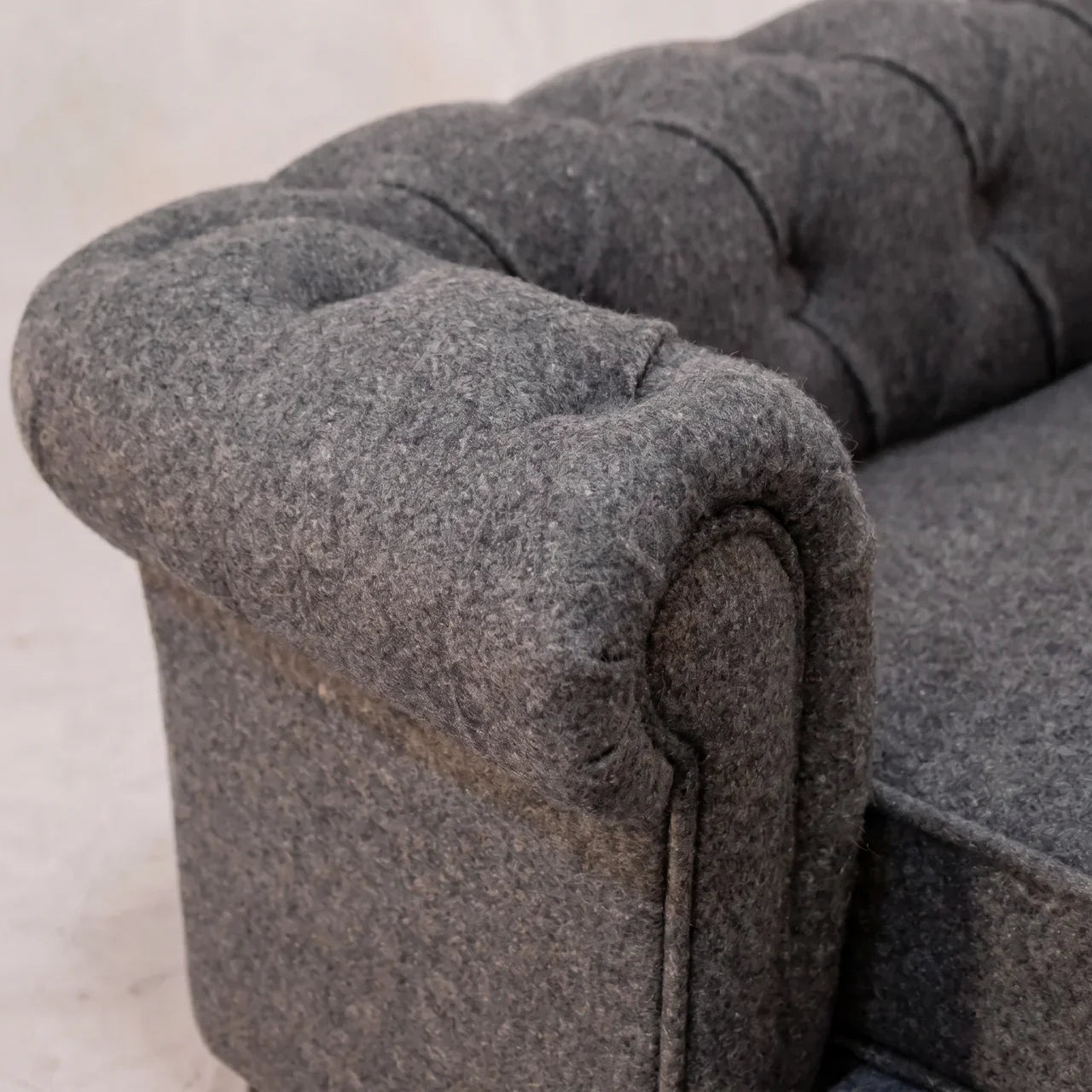 Battleship Tweed Button Pet Bed