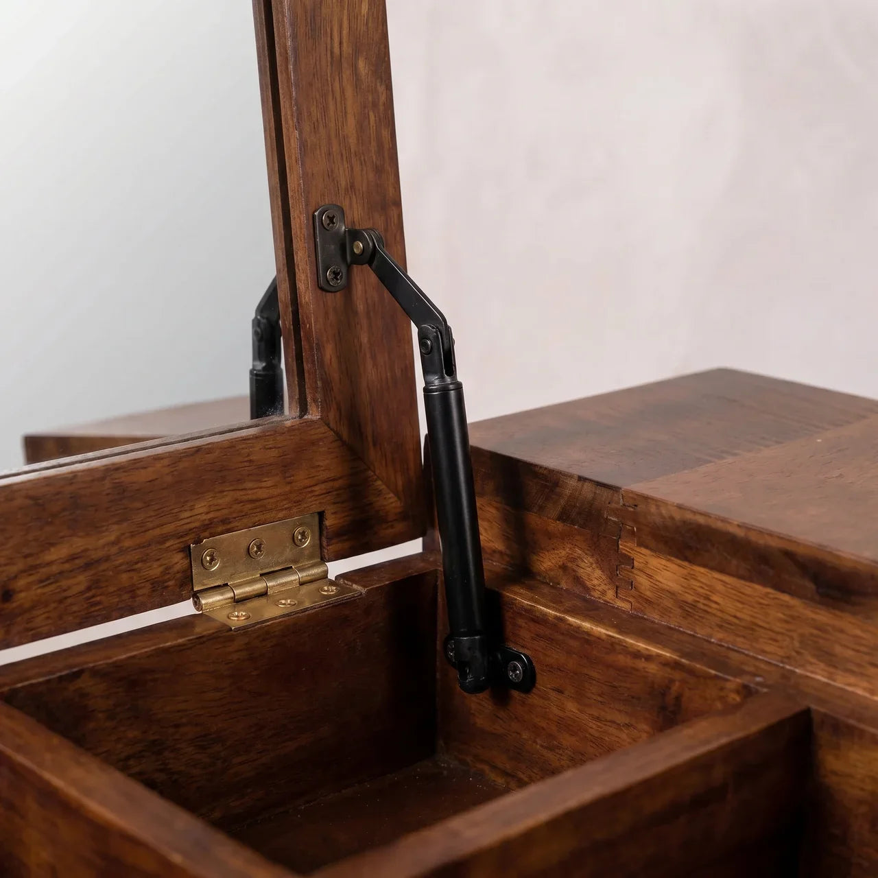 Mini Chestnut Fold Vanity