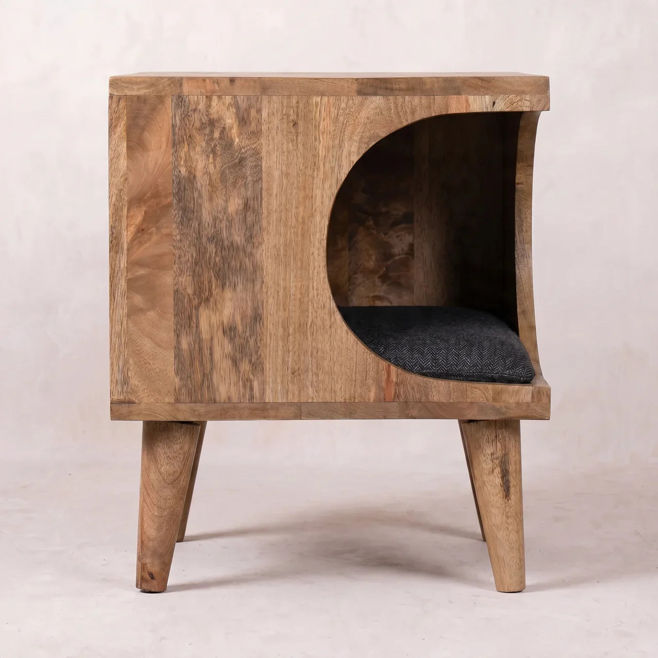 Nordic Cut-out Pet Bed