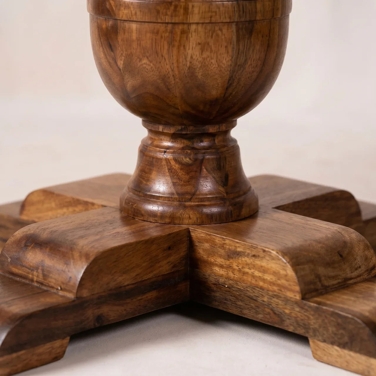 Wentworth Round Dining Table