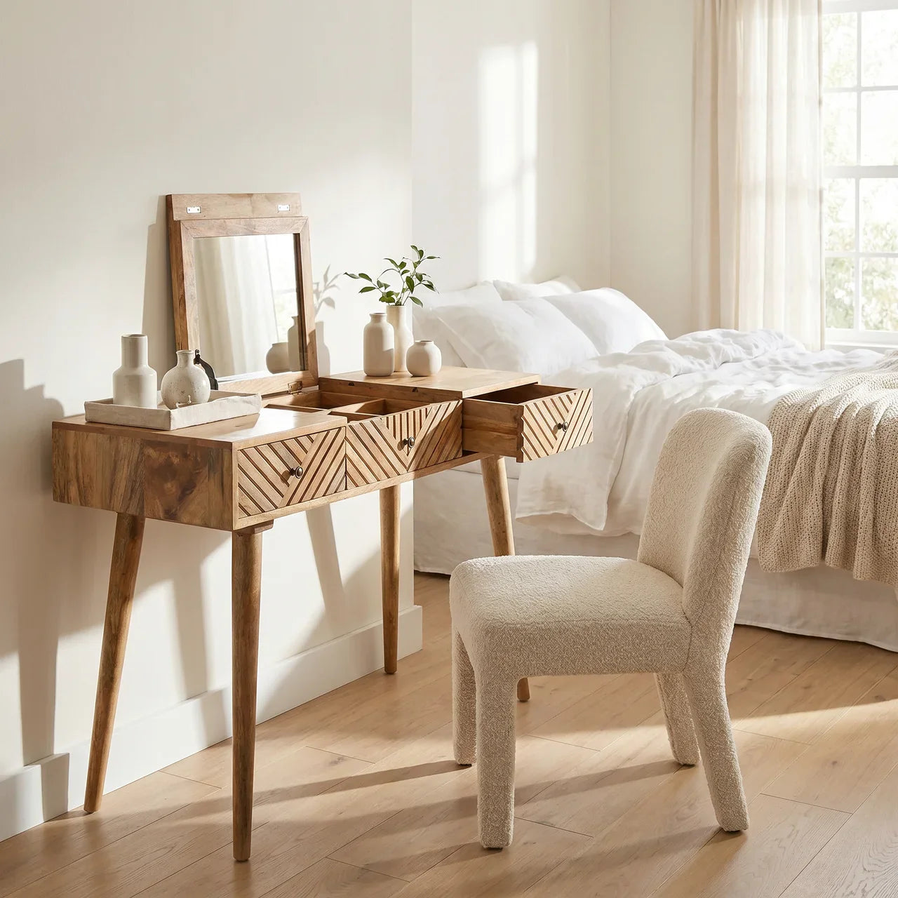 Line Carved Foldable Dressing Table