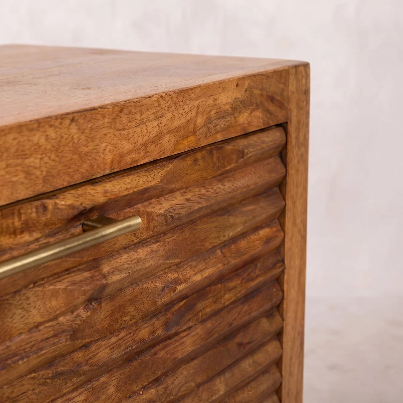 Amber Wavefront Cabinet